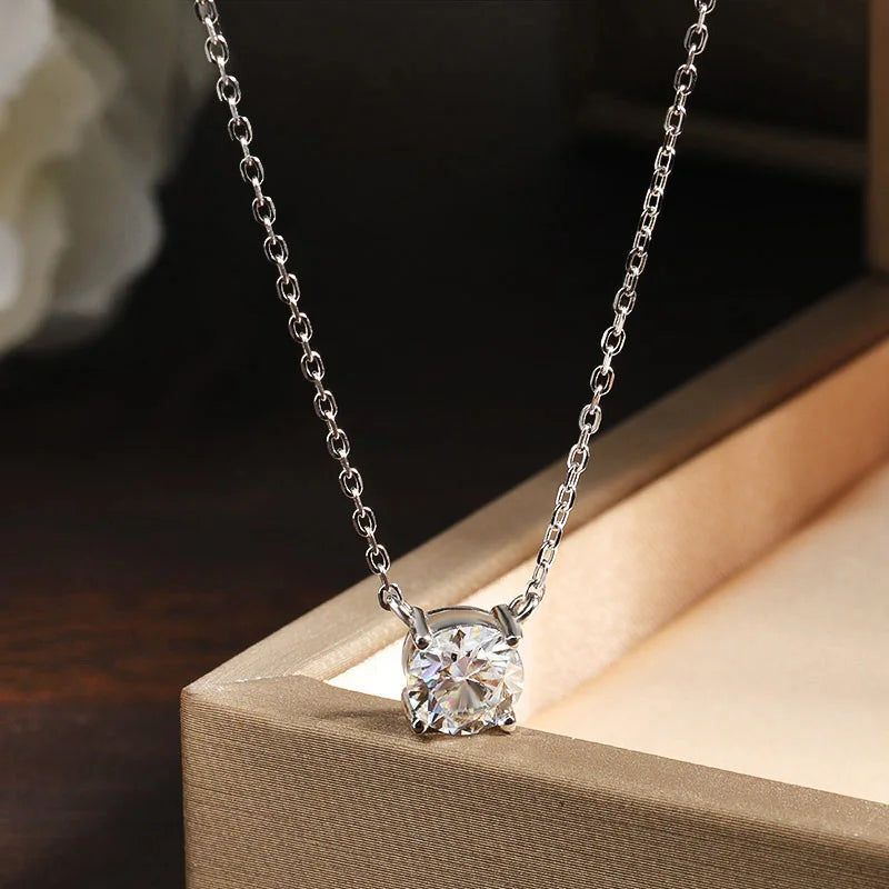 Colar Pingente Solitário Moissanite Prata 925 Banho Ouro 18K — Certificado GRA